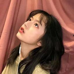 娱乐吃瓜酱女生抽烟